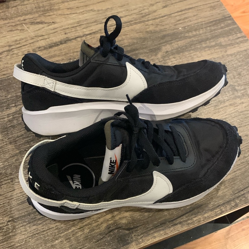 Nike waffle debut retro sneaker